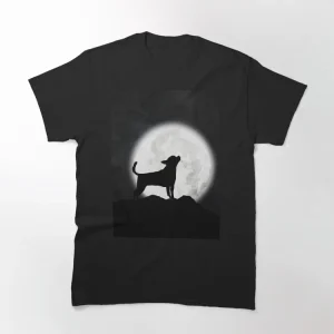 Howling at the moon Classic T-Shirt
